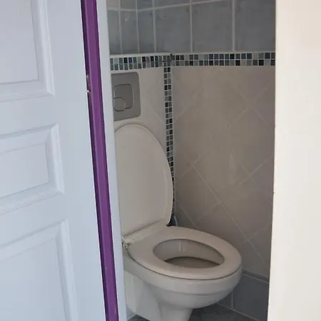 Indépendant Dans Avec Piscine à Apartamento